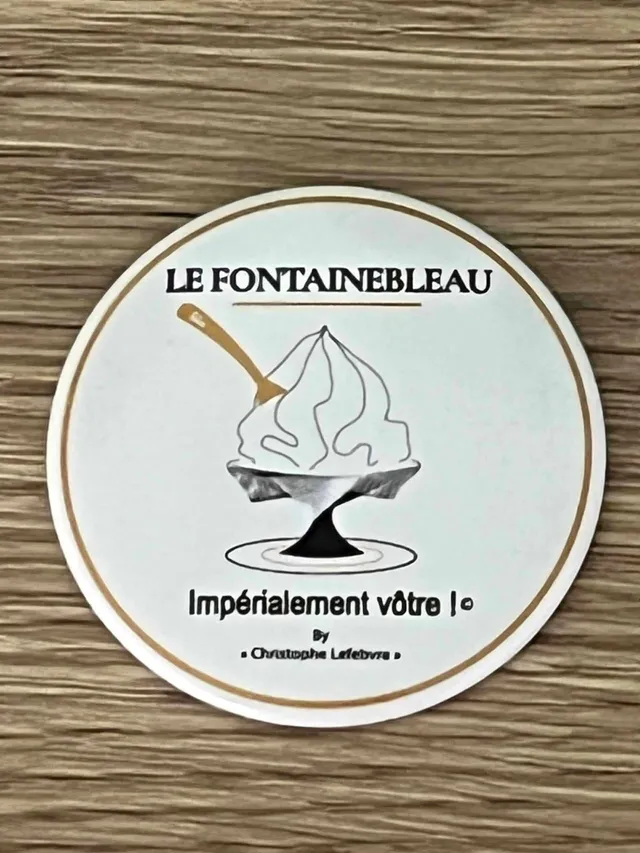 Les Terroirs de France Le Fontainebleau magnet blanc souvenir