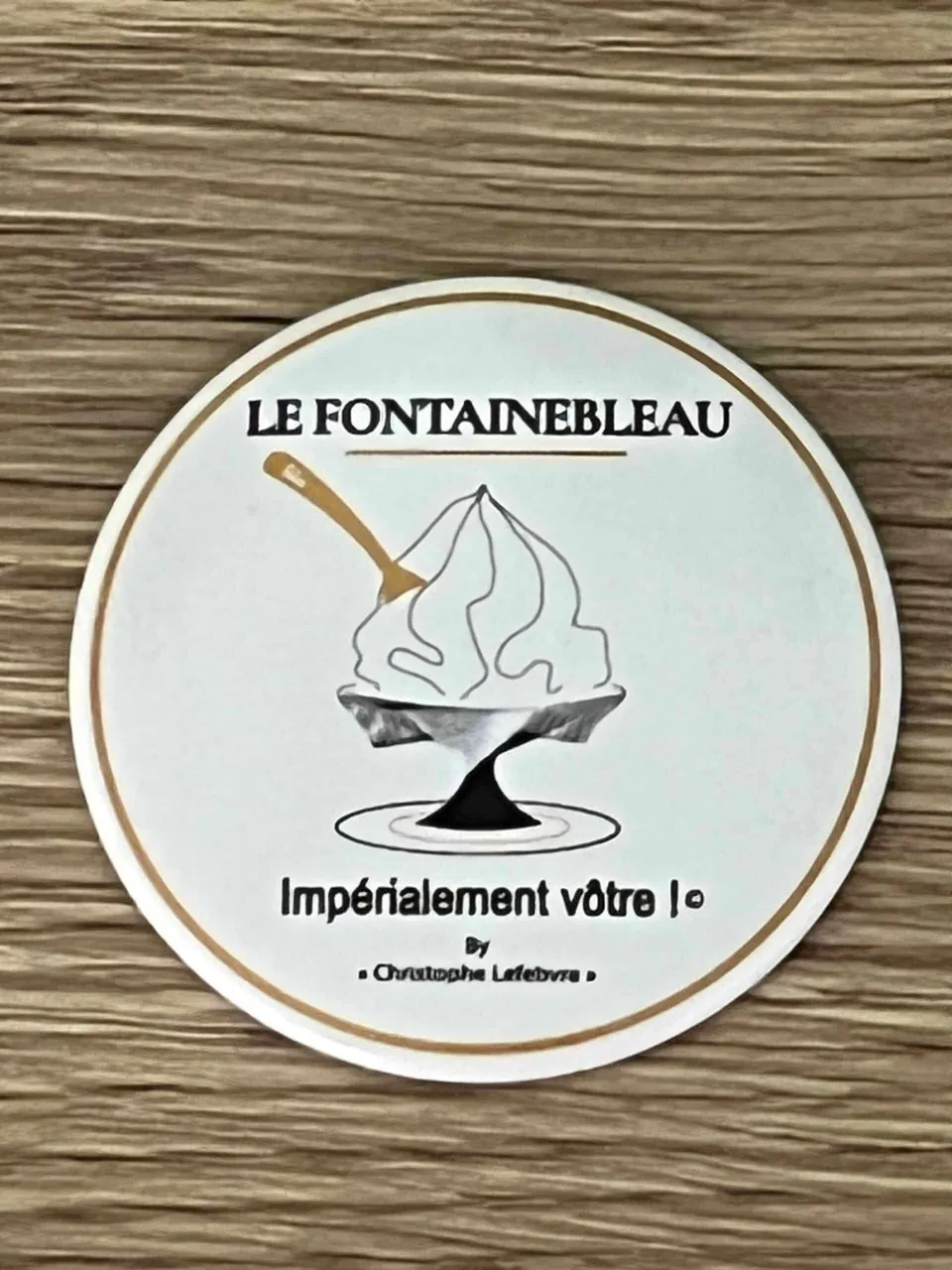 Les Terroirs de France Le Fontainebleau magnet blanc souvenir