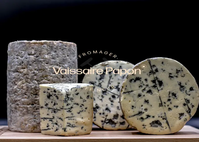 Vaissaire Papon Fourme d'Ambert Fermière AOP pâte persillée