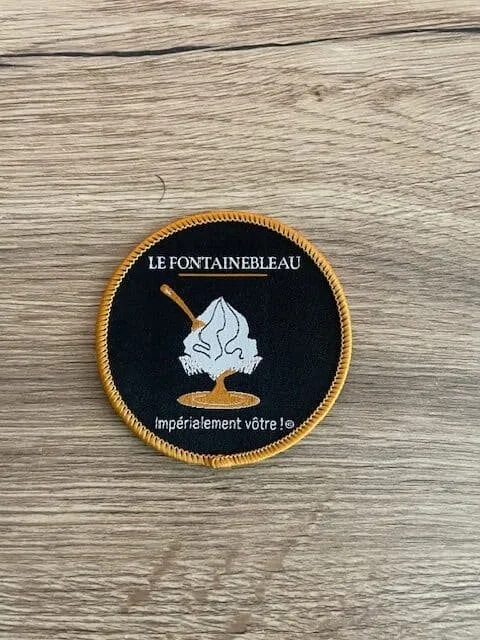 Les Terroirs de France Fontainebleau écusson fromage à coudre