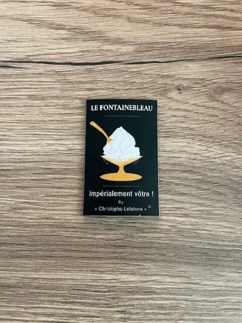 Les Terroirs de France Fontainebleau magnet noir fromage souvenir