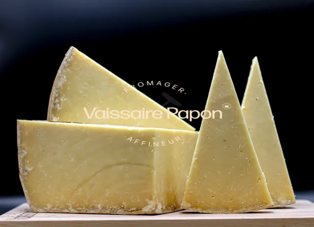 Vaissaire Papon Cantal Entre-Deux Fermier AOP fromage vache