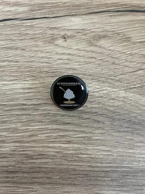 Les Terroirs de France Pins Le Fontainebleau goodies émaillé
